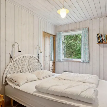 Cozy Close To The 펜션 Thyholm