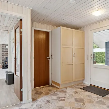 펜션 Cozy Close To The Thyholm